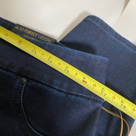 The SO Slimming by Chicos size 1.5 regular - Picture 7 of 7